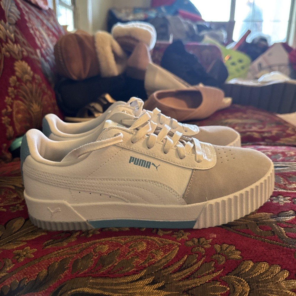 Puma Womens Carina Leather Shoes Set Size 9.5